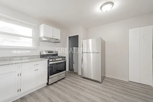 Photo - 1137 Maple Ave