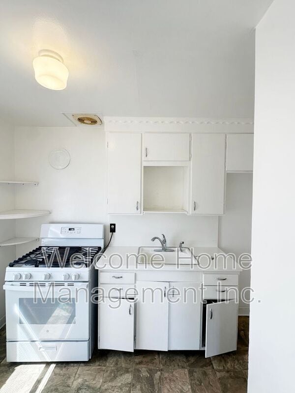 Photo - 24074 Park St