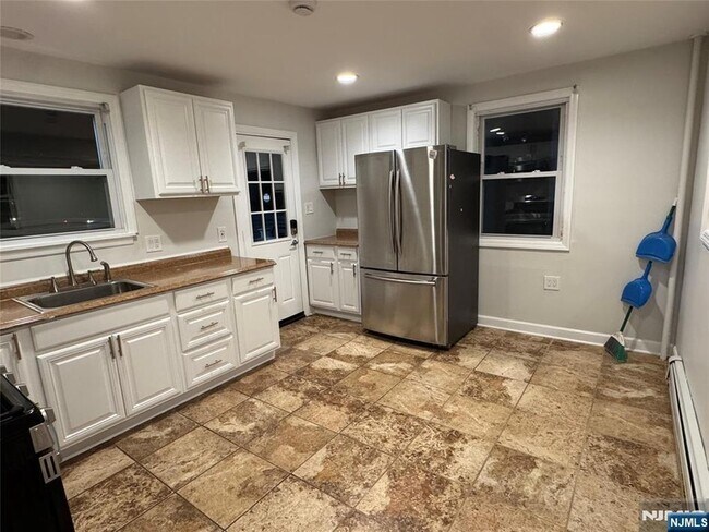 Photo - 2 Woodside Ave