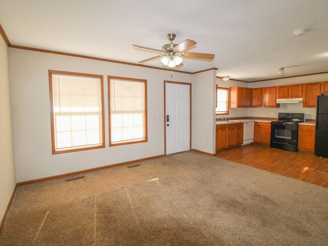 130 Meadows Ln