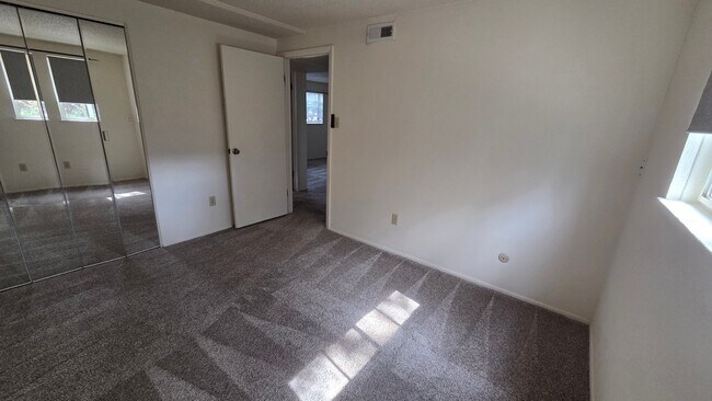 10 Douglas Ln