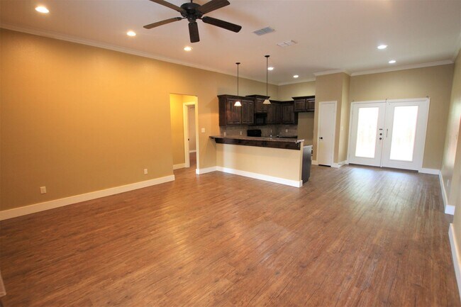 Photo - 3 Bedroom, 2 Bathroom Town Home in Tyler!