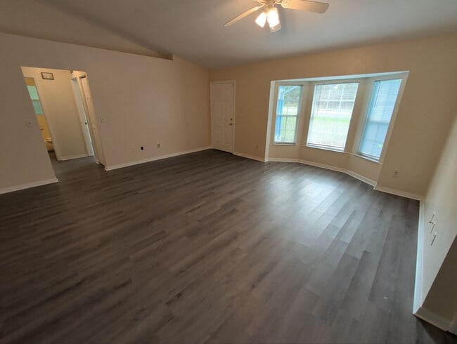 8885 N Gilovu Dr