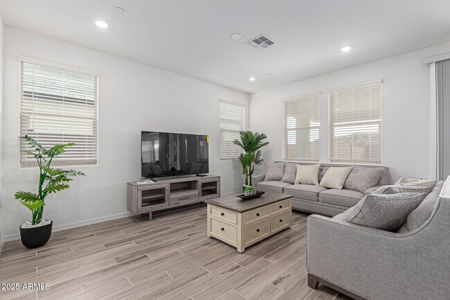 Photo - 21283 W Edgemont Ave