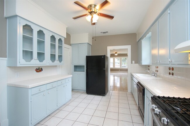 Photo - 1127 Walling St