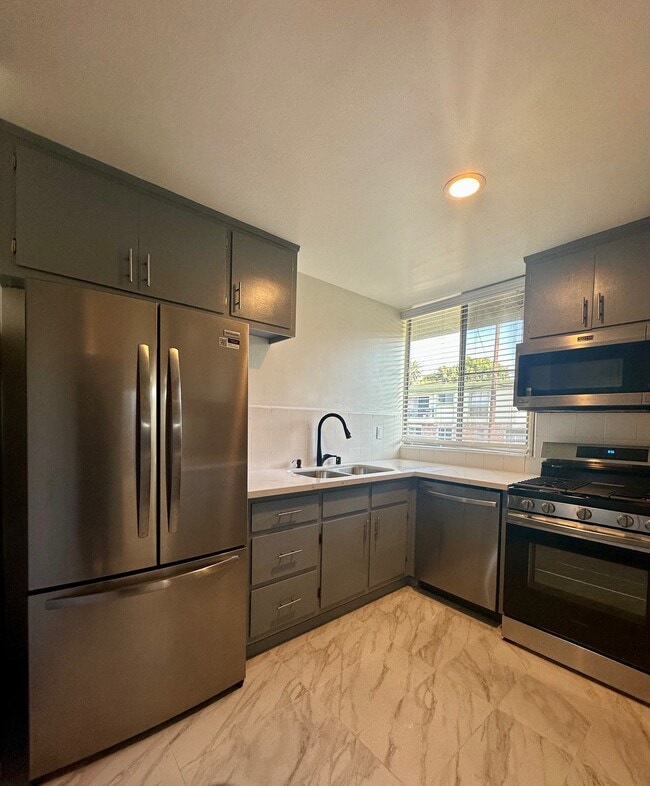 Building Photo - 537 Evergreen St Unit 1