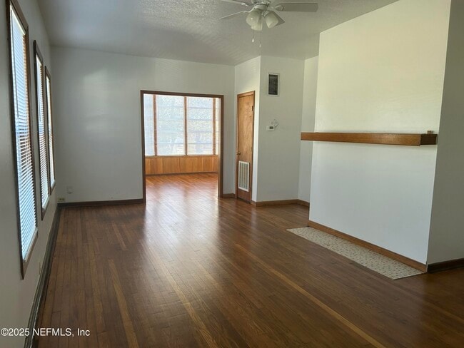 Photo - 5104 Palmer Ave