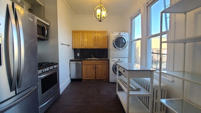 Photo - 476 GREGORY Ave