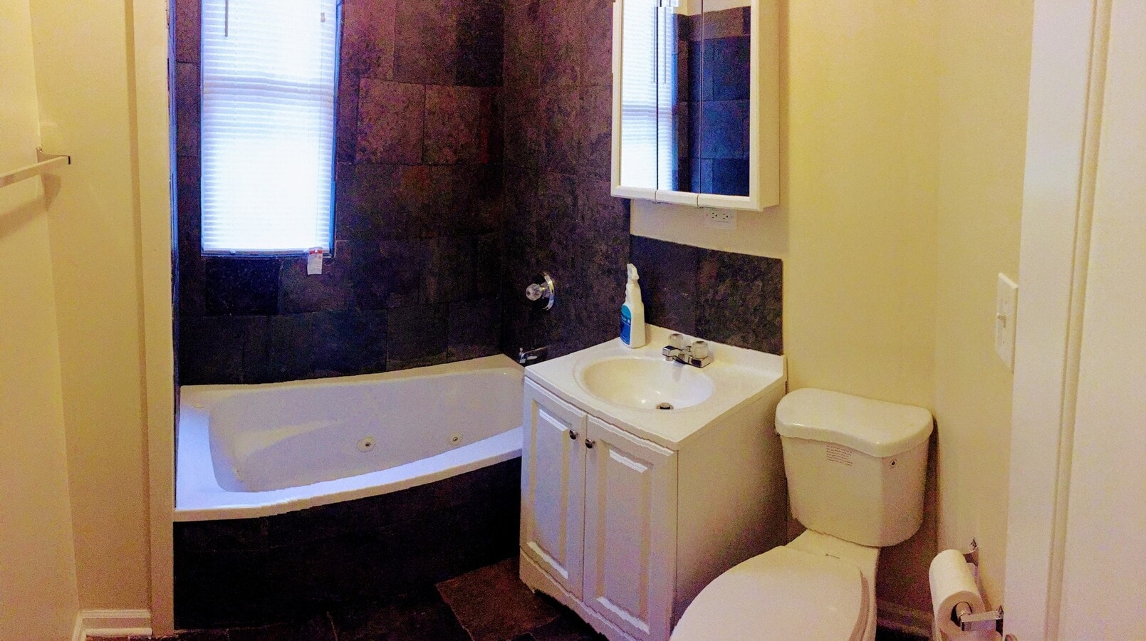 Photo - 6715 S Ada St Unidad 2nd floor