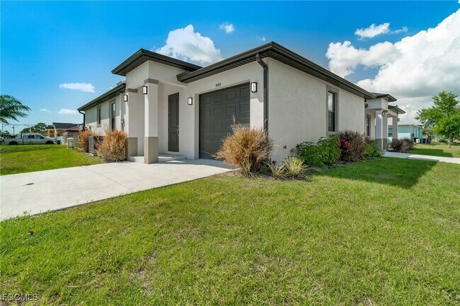 Photo - 809 Agnes Ave