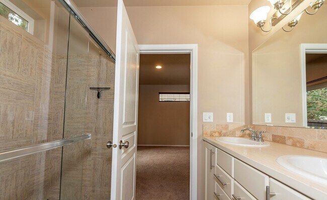 Photo - CHECK OUT THIS SPACIOUS CRAFTSMAN STYLE HOME IN ASPEN RIM!!