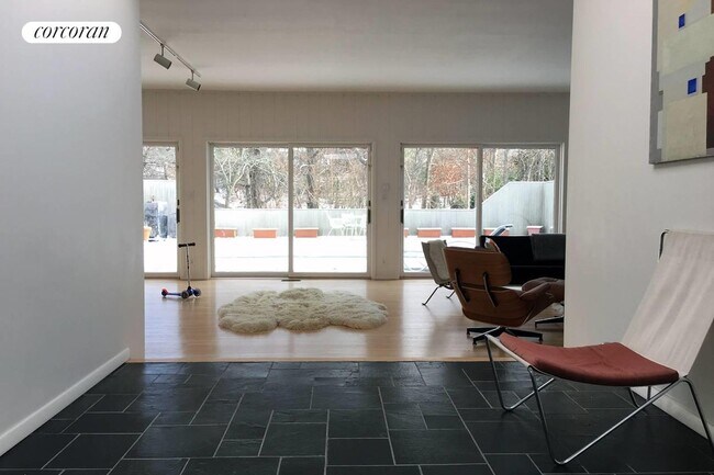 Photo - 115 Runnymeade Drive