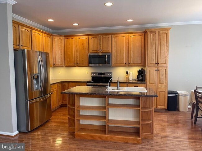 Photo - 821 Hinchley Run