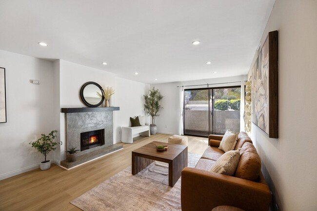 Stunning 2-bedroom, 2-bathroom condo in th... - Stunning 2-bedroom, 2-bathroom condo in th...