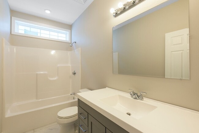 Photo - 445 Admiral St Unidad 1