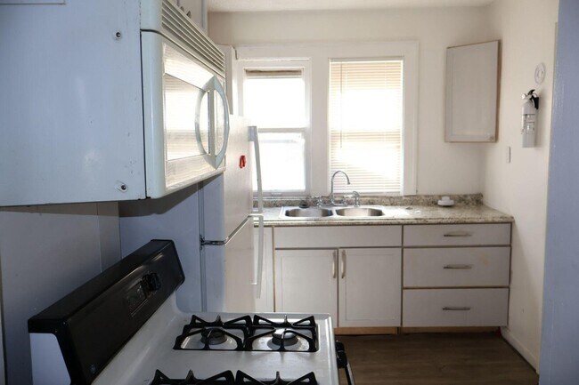 Photo - 15840 Indiana St