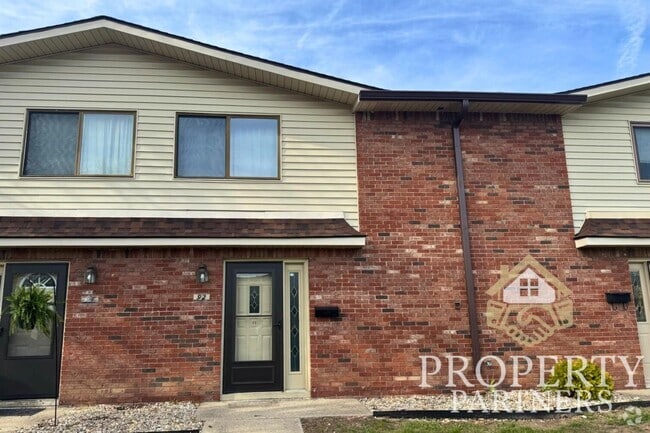Building Photo - 92 Greenwood Trail N Dr Rental