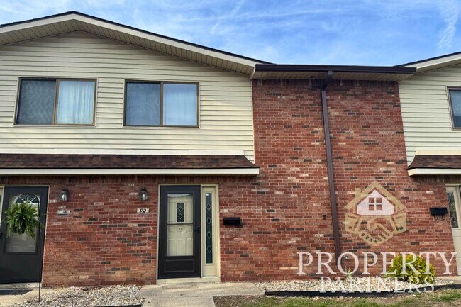 Building Photo - 92 Greenwood Trail N Dr Rental