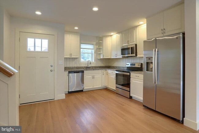 Photo - 45 N Penn St