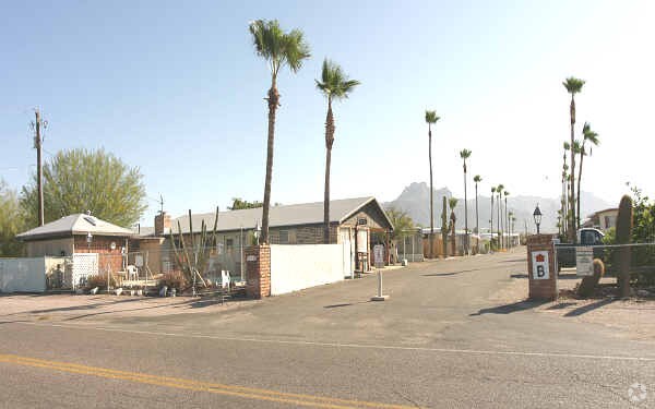 Superstition Mobile Village - Superstition Mobile Village Apartments