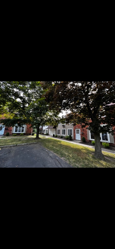 Photo - 124 Wellington Ct Condo
