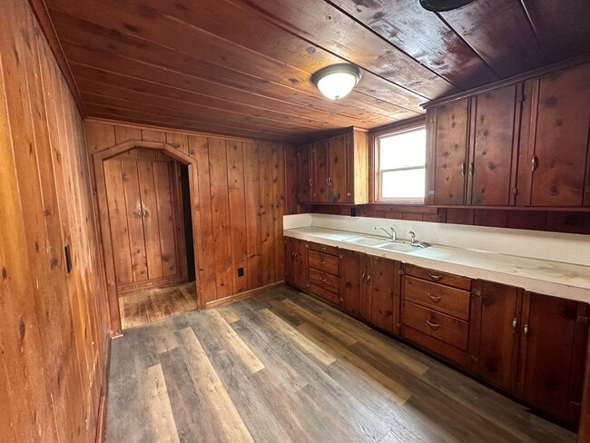 Photo - Large 2 bedroom home on dead end street