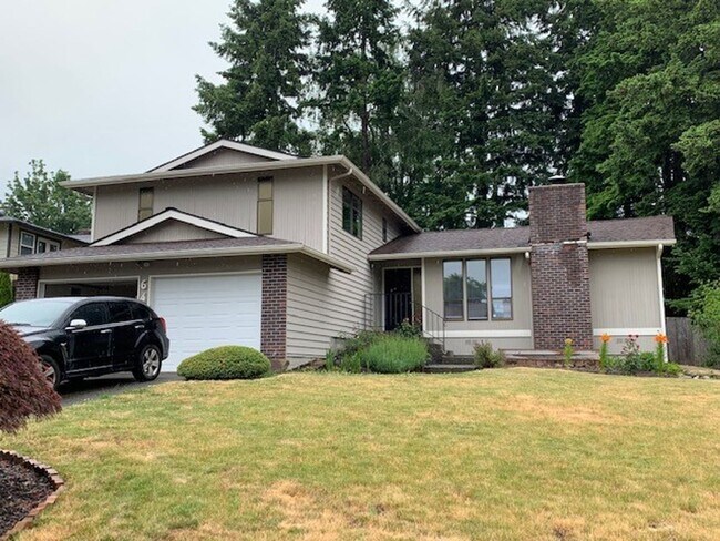 Photo - Kenmore House / RENT SPECIAL