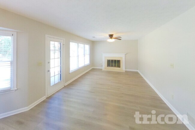 10930 Pinehigh Dr