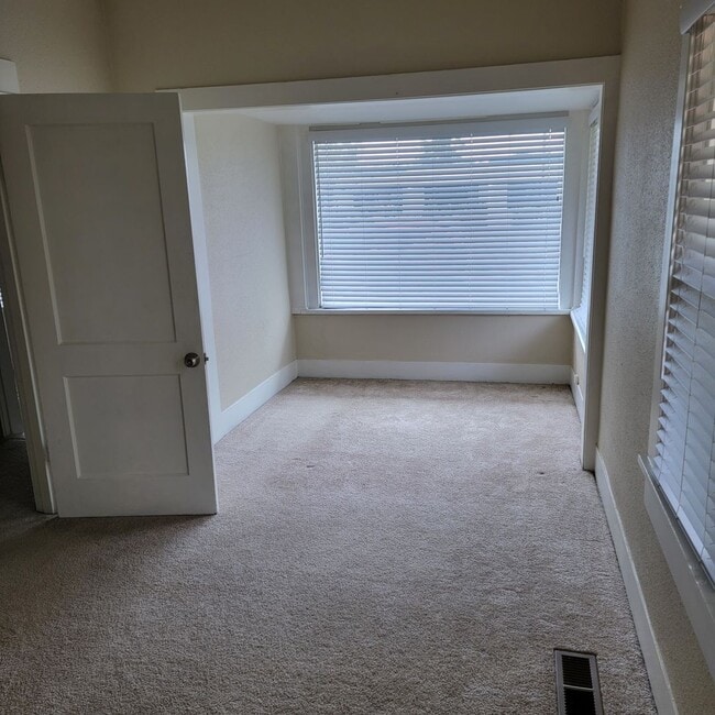 Photo - Charming 2-Bedroom House Near Downtown Oak Harbor