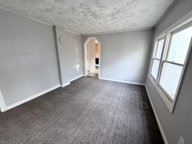 Photo - 205 Alesa Dr