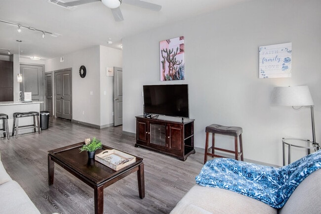 Photo - 1628-1898-1898 Wyndale St Unit ID1359158P