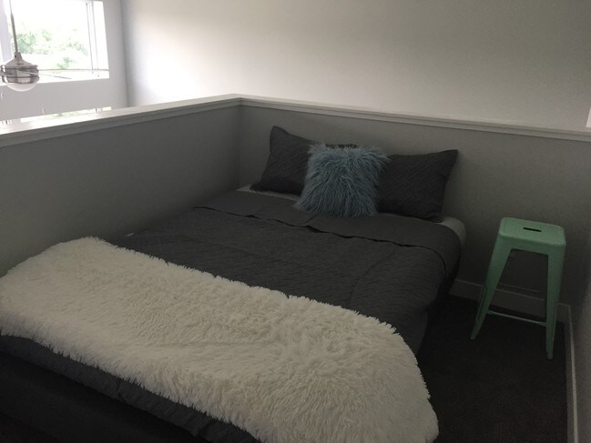 Photo - Apt on Essex - East