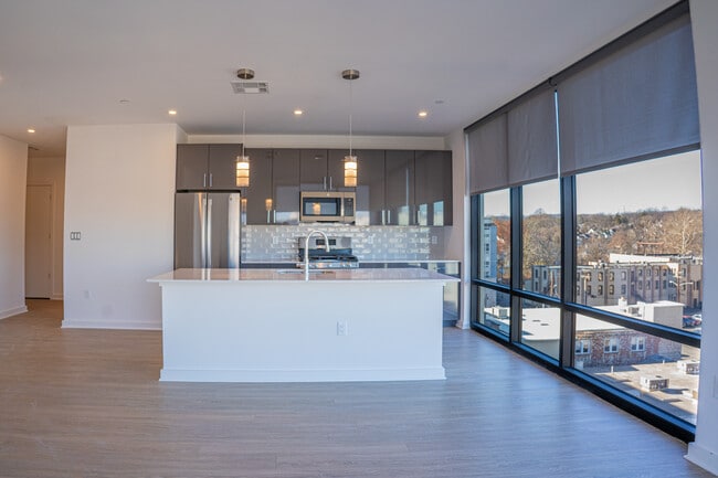 The Royal-Two-bedroom Kitche