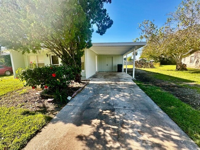 Building Photo - Spacious 3-Bedroom Single-Family Home Near Orlando Attractions!