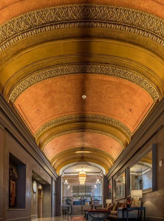 Lobby/Lounge - 51 N High St Unit 304