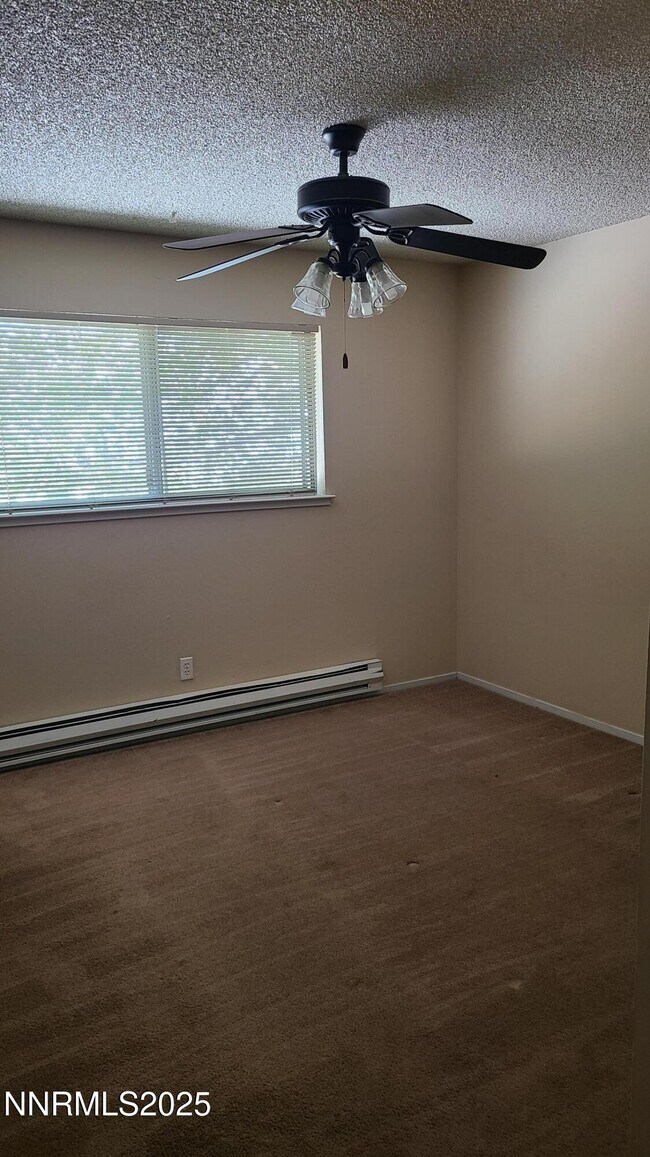 Photo - 5031 Catalina Dr Unit 4