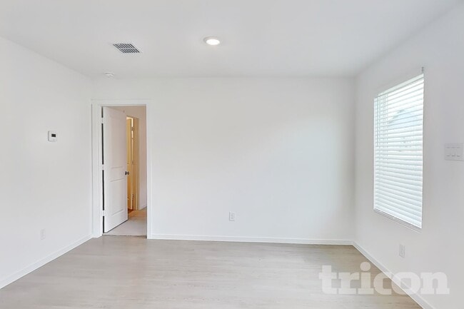 Photo - 10712 Cowhide Ln