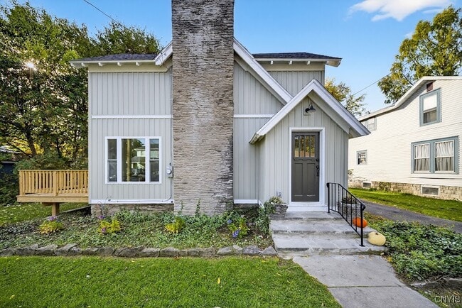 Photo - 127 E Warrington Rd