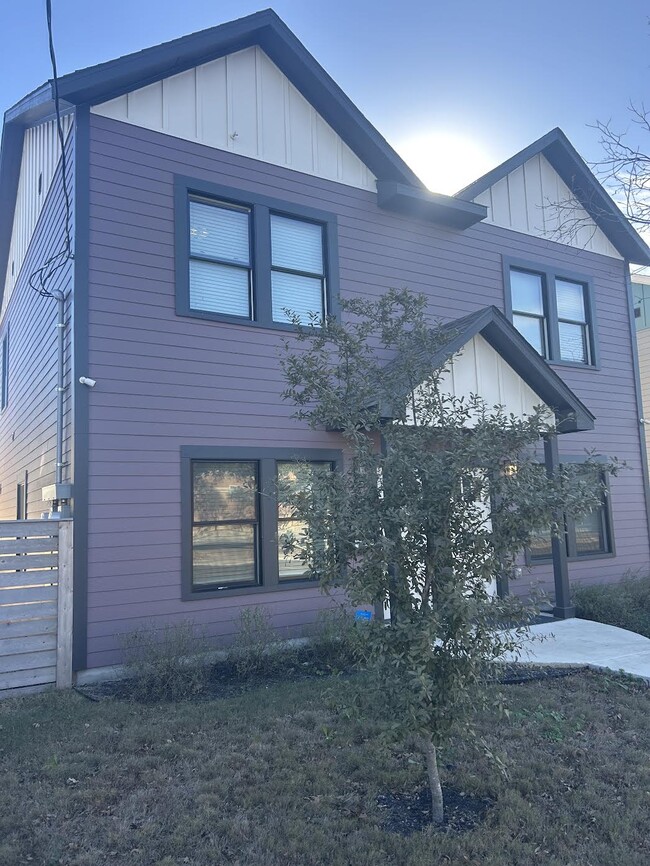 Building Photo - 1822 Martin Luther King Dr Unit 101 Rental