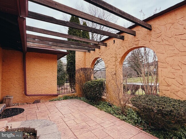 Photo - 1317 Mettler Rd