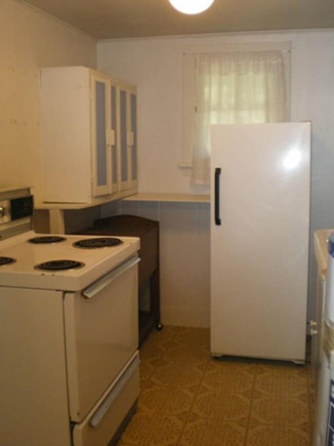 Photo - 445-447 NE Campus Street Unidad 445