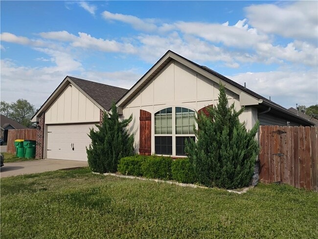 Photo - 320 Jack Perry Dr House