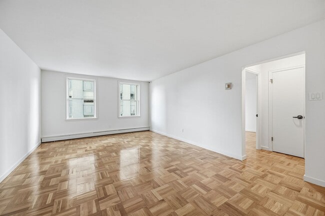 Building Photo - 1310 Jones St Unit 206