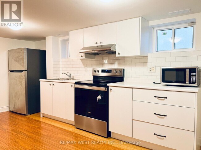 Photo - 43 Dunblaine Ave