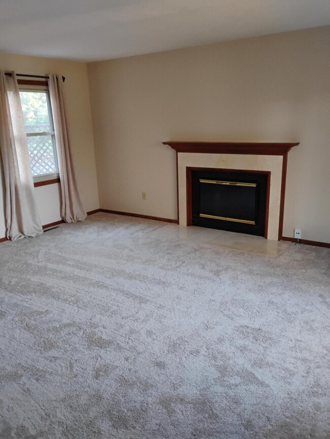 Photo - 339 Clover Ln