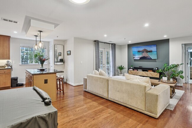 Photo - 4091 S Four Mile Run Dr Unidad 401