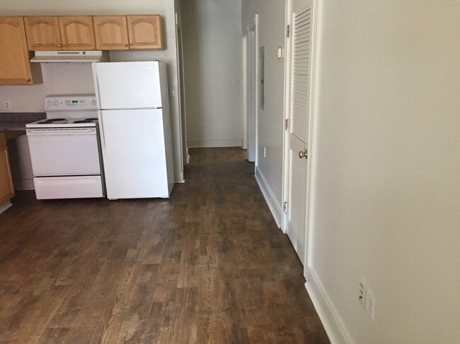 Photo - 729 W Marshall St Unit A