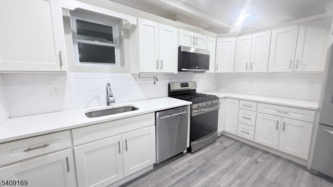 Photo - 549 Palisade Ave