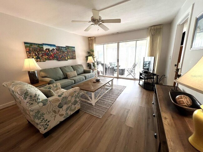Photo - 5205 Wedgewood Ln Unit 15