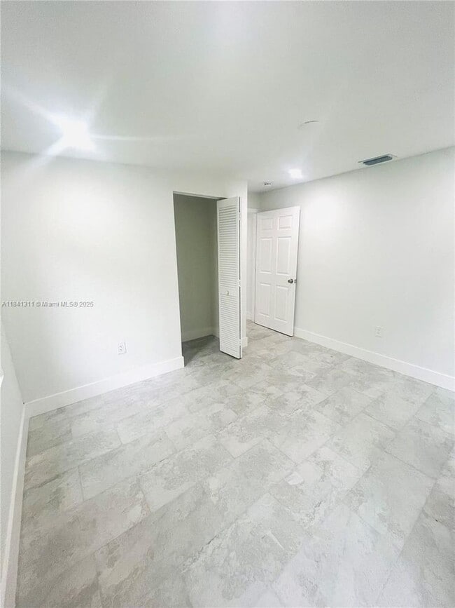 Building Photo - 8000 NW 11th Ave Unit 2-2 Rental